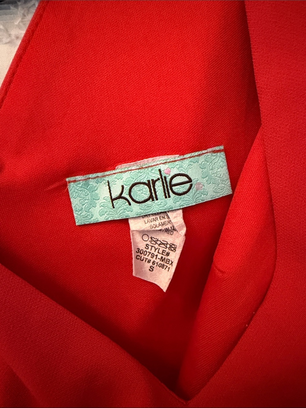 Karlie Red V-Neck Mini Dress with Waist Cutout small - Picture 4 of 4